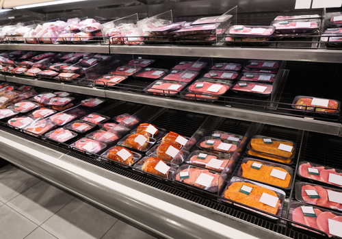 Supermarkten stunten steeds meer met vlees